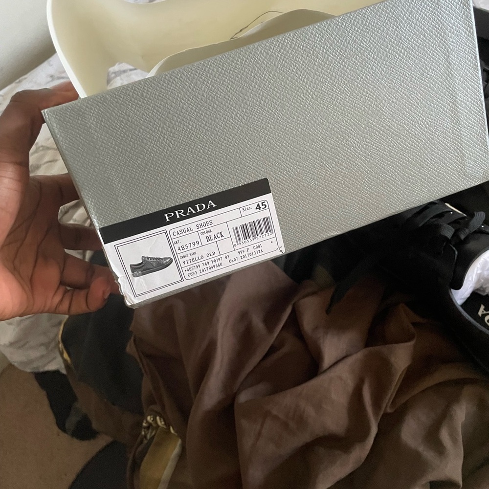 Prada Black Sneakers Sleek Design - Picture 4 of 4